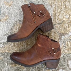 Teva Anaya Booties 🥾